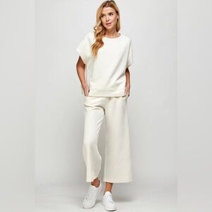 Women’s Two Piece Textured Top/Bottom Set in Cream Size Large
